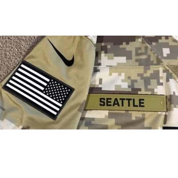 Russell Wilson Seattle Seahawks Womens Nike Salute To Service Camo Jersey XL NWT - Picture 5 of 5